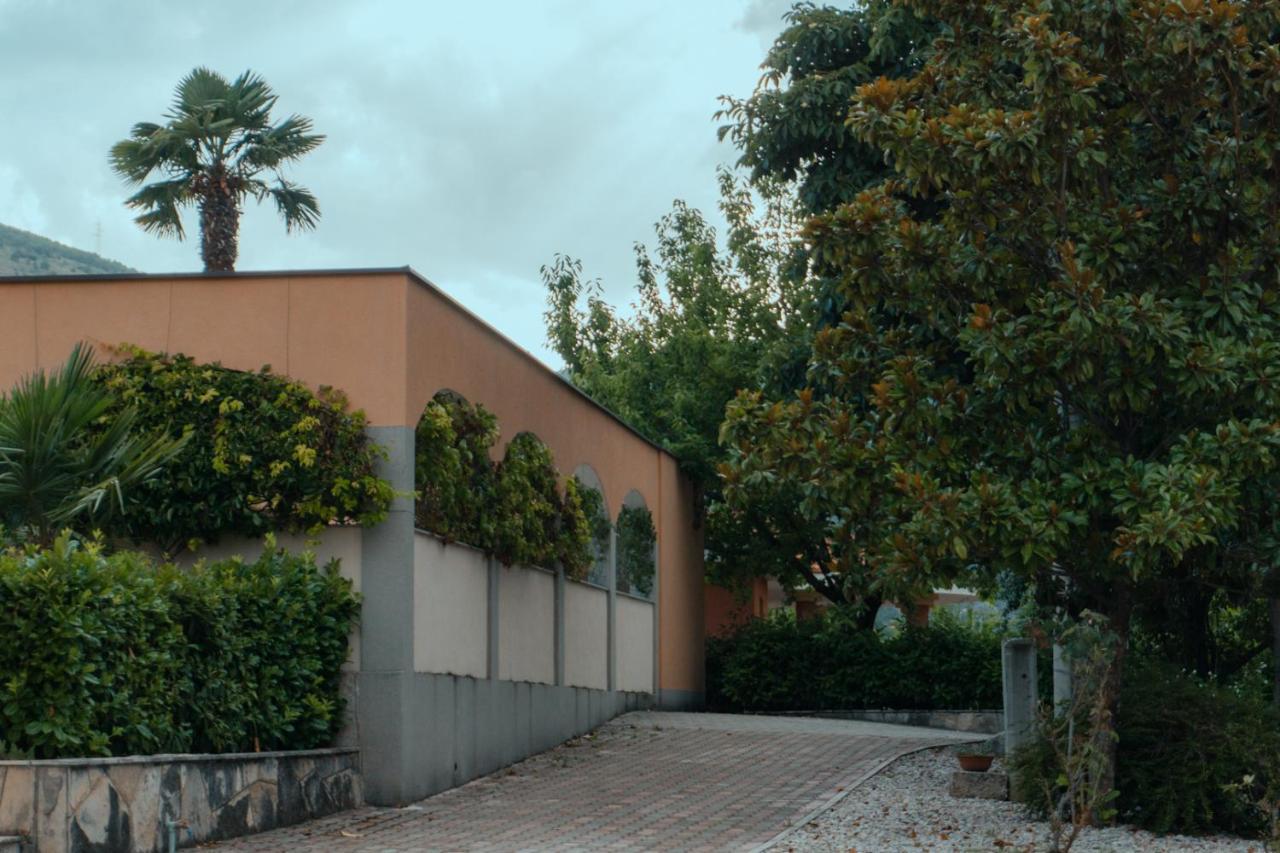Holiday Home Rozic - Villa With Private Seasonal Heated Pool モスタル エクステリア 写真