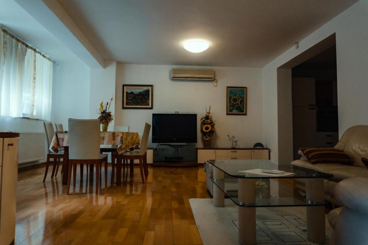 Holiday Home Rozic - Villa With Private Seasonal Heated Pool モスタル エクステリア 写真
