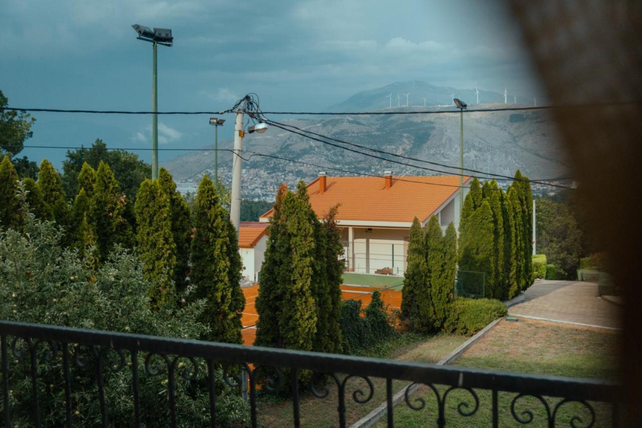 Holiday Home Rozic - Villa With Private Seasonal Heated Pool モスタル エクステリア 写真
